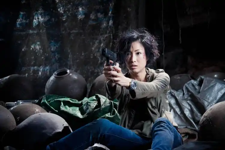 失踪案所引发出来的案件,但事实上两人找错了方向,郑秀文再一次被虐