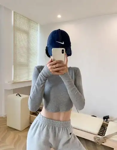 国内健身美女,没有傲人曲线,但线条一样让人喜欢,马甲线太惹火