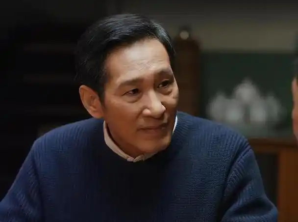 有人称赞王劲松老师的坚持和执着,觉得他真是个值得敬佩的好演员;也有