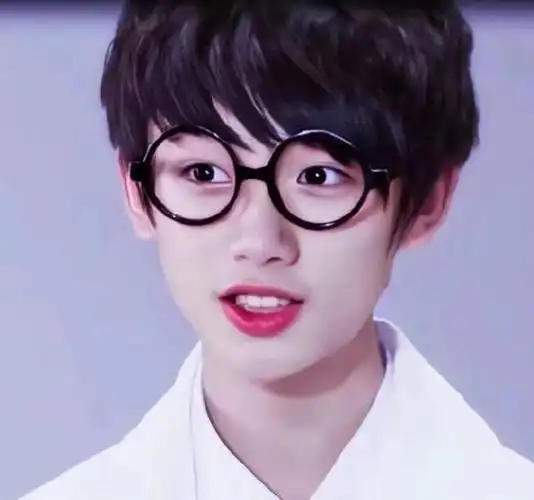 丁程鑫戴眼镜好奶##果然是时代少年团的心头镜##女大有自己的早八三