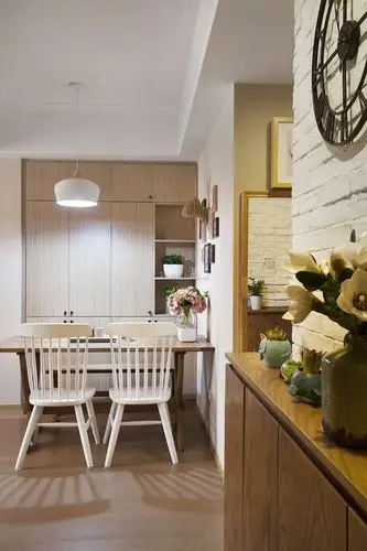 家庭餐厅餐边柜装修设计图片