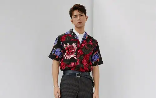 李现帅气最新壁纸_亲爱的热爱的韩商言_明星图片_精品库