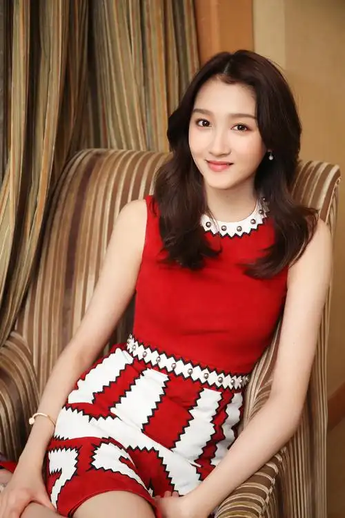 关晓彤性感红裙活动高清图片34