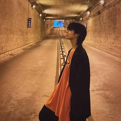 2020最火好看的帅气男生头像