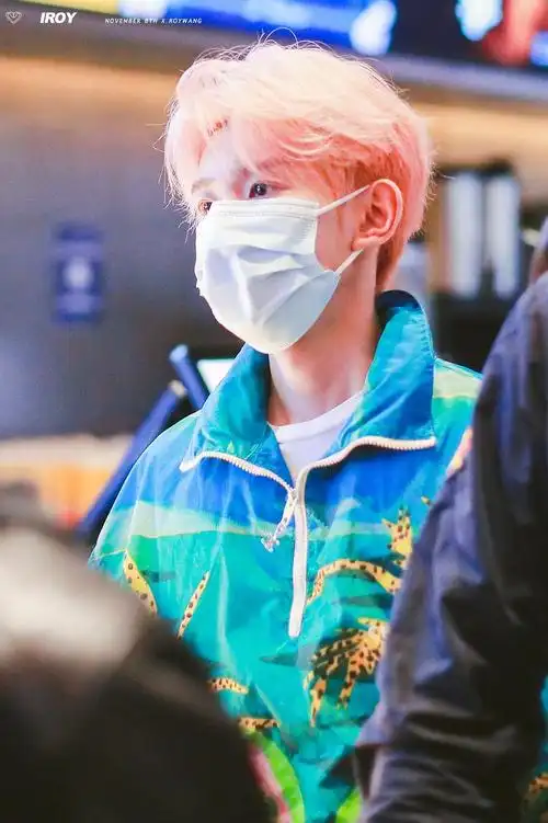 王源新发色好好看啊,染发爱好者过来