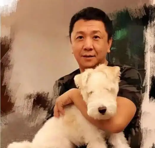 2010年,李小冉被孙东海用艾滋针头抵喉,李小冉大哭:放过我吧_腾讯新闻