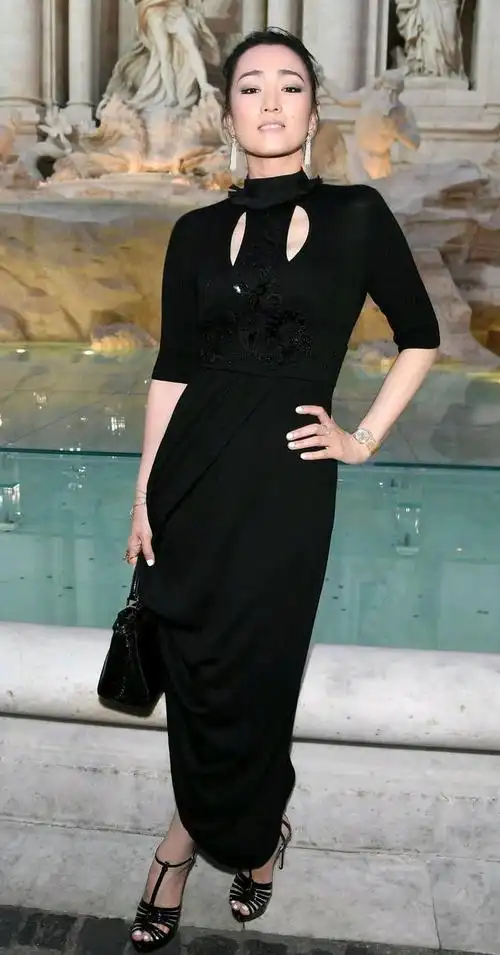 巩俐性感高清写真气场强大身材傲人让人移不开眼睛