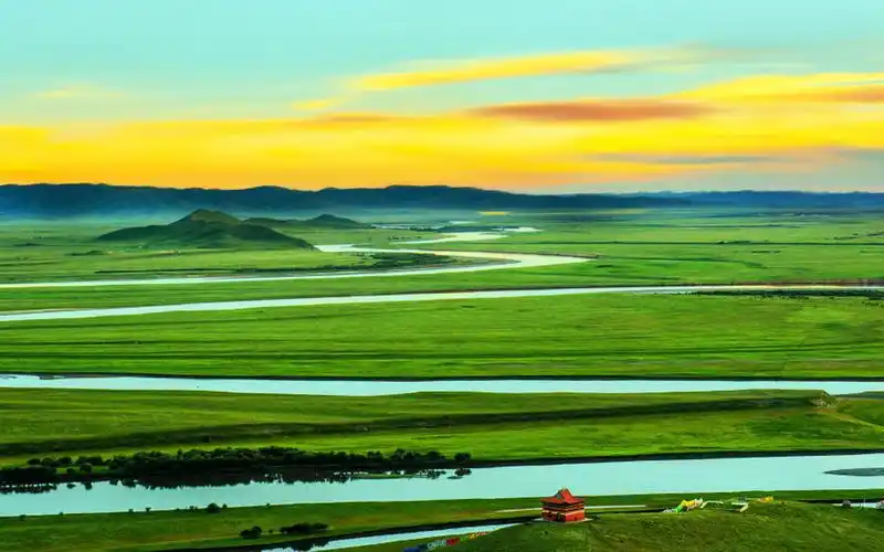 唯美护眼的草原风景桌面壁纸