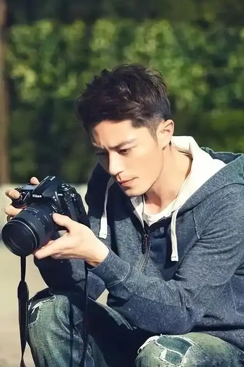 老干部"霍建华"提前退休了吗?结婚后为什么很少看到他的身影?