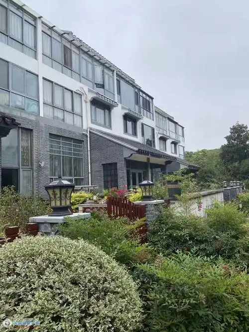 锦绣江南联排别墅400平 双车位 精装578.8万 满两年 学位在