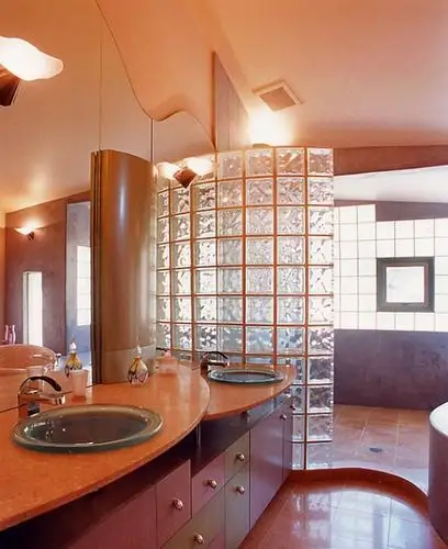 首页 装修效果图 >卫生间玻璃墙装饰效果图  推荐效果图 热门效果图