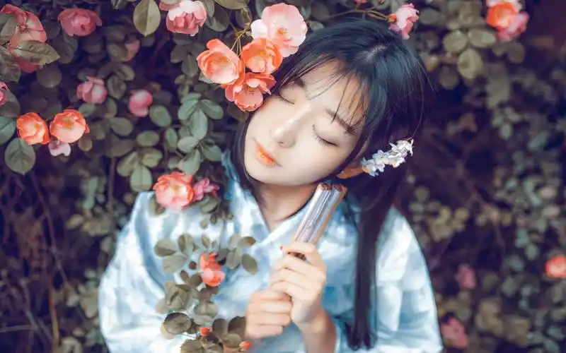 花开时节的美少女唯美写真高清电脑桌面壁纸
