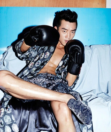 图曝郑恺大尺度写真图片回应发飙称认真玩游戏兄弟们都懂