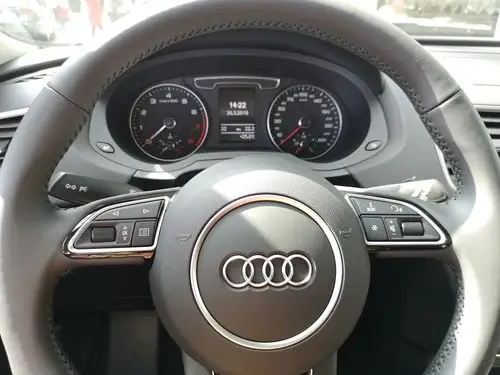 品质代步小车 到店看奥迪q3 30tfsi时尚典藏乞丐版_搜狐汽车_搜狐网