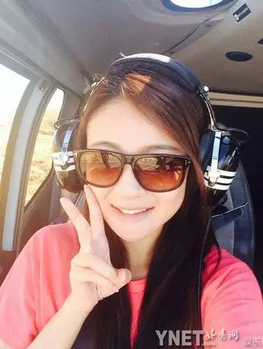 素颜的安以轩皮肤非常水嫩(6 /6张)