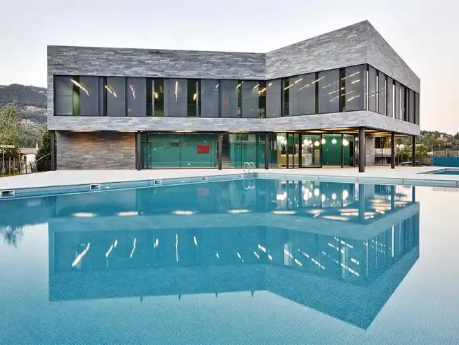 西班牙体育中心游泳馆-体育建筑案例-筑龙建筑设计论坛