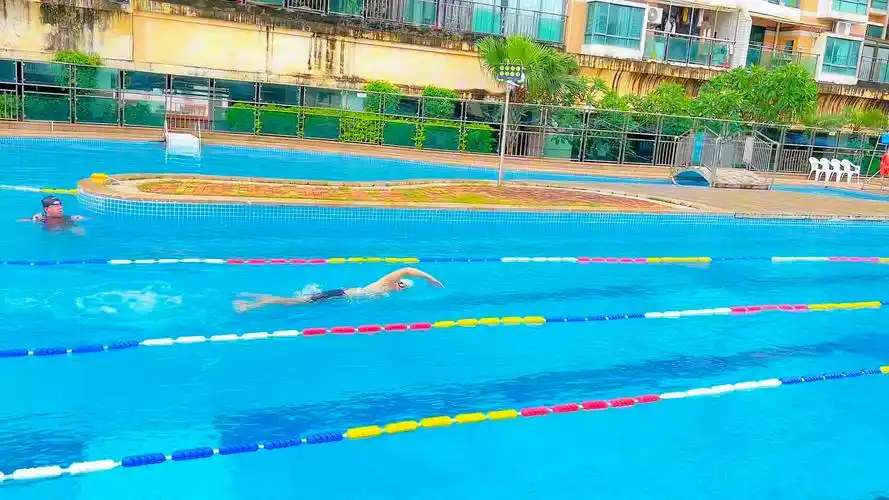 关于游泳～原则是:只介绍,不强求.