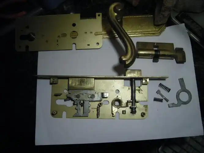 房东可以有自己卧室的钥匙那 房东把卧室保险锁拆了