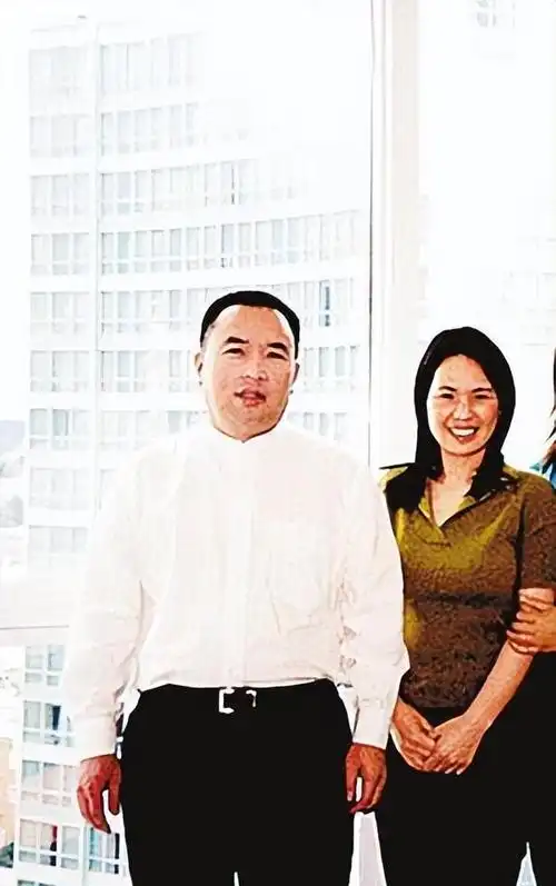 "民歌天后"董文华:23岁爆火,38岁被迫退圈,她到底经历了什么