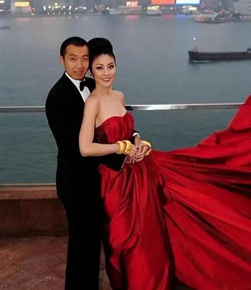 回顾港圈公主陈慧琳嫁富豪初恋意外失双胞胎女儿成一生遗憾