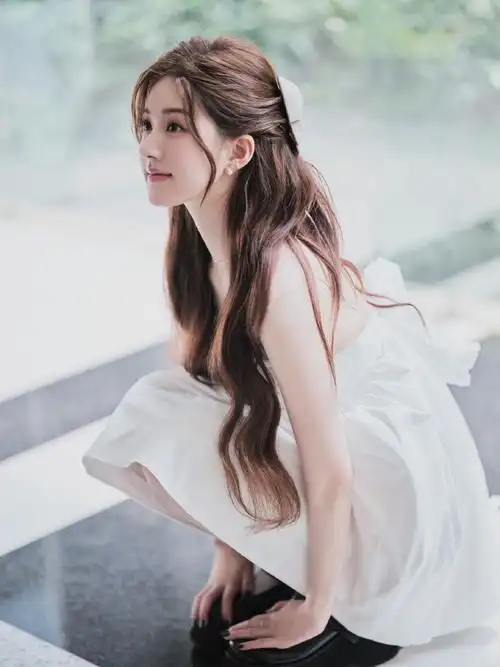 蝴蝶结#赵露思头发上系蝴蝶结,这也太美了吧,真的好好看,简直是仙女呀