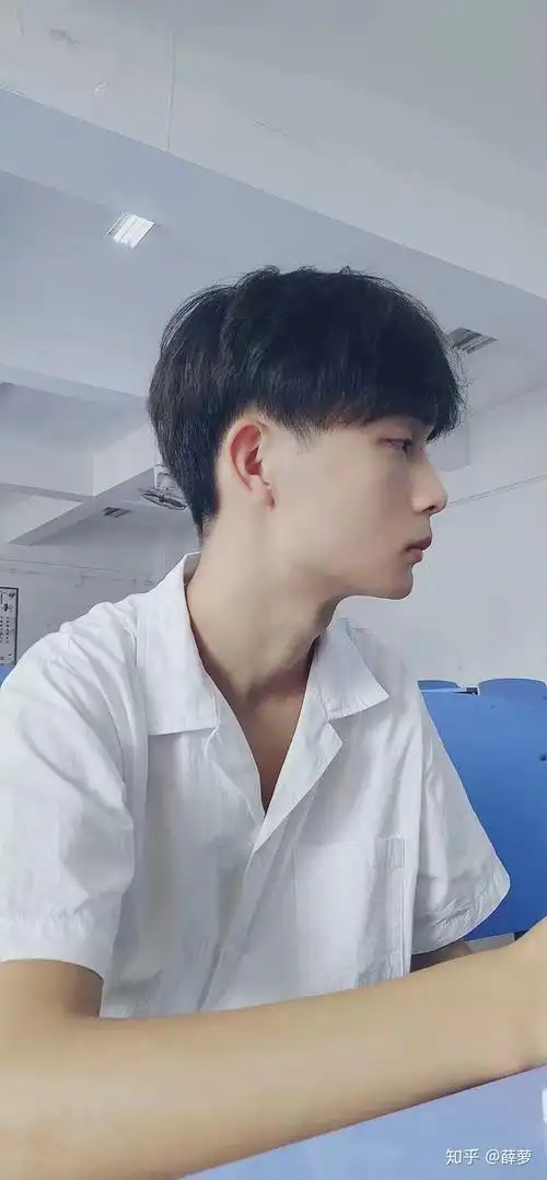 你见过最帅的高中男生长什么样? - 知乎