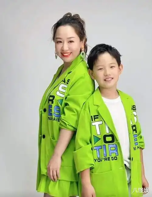 12岁儿子姬关枪露脸像妈妈,眉清目秀颜值超高|童星|杨紫|金曲奖|古典