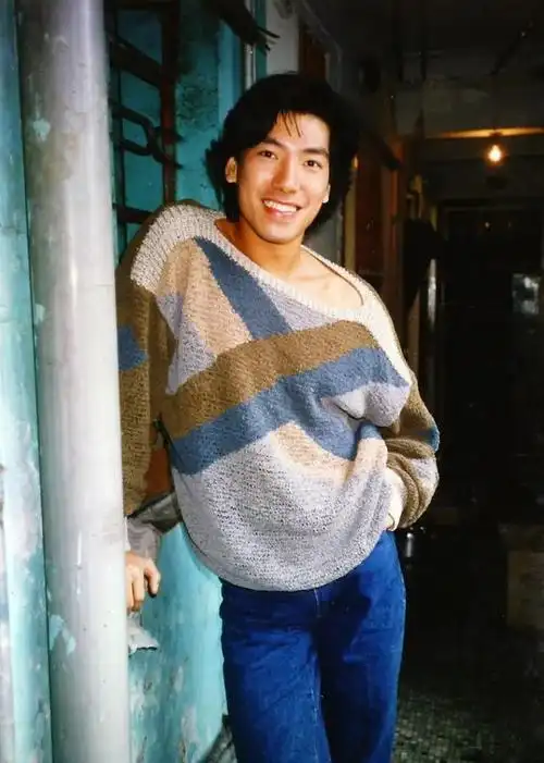 58岁"乌鸦哥"张耀扬近照曝光,曾因吸毒息影七年,如今风采依旧