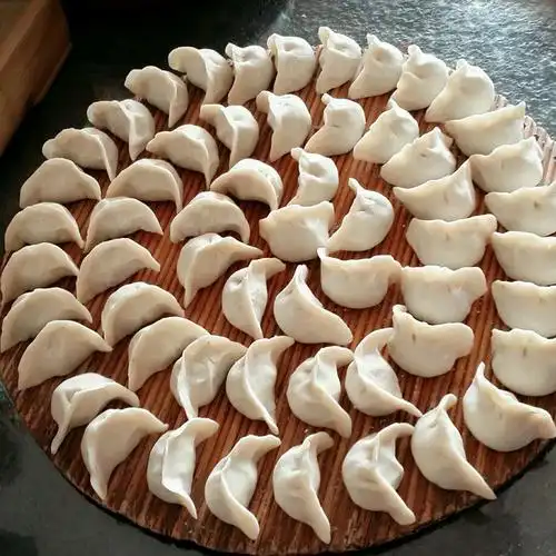 槐花饺子的做法图解3