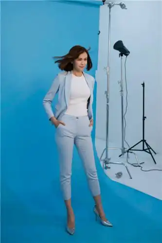 夏装搭配潮流新鲜出炉李艾大秀时尚魅力