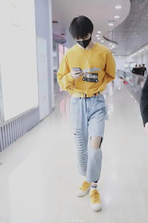 诚邀各位看一下马嘉祺的腿 有～多～长～#马嘉祺我们的歌#/#马嘉祺