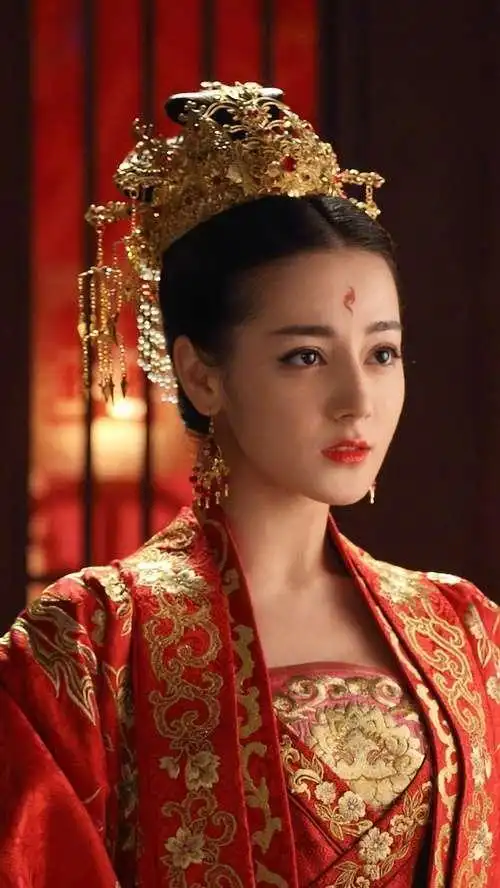 最美不过一席红衣,明星们的新娘妆太美!