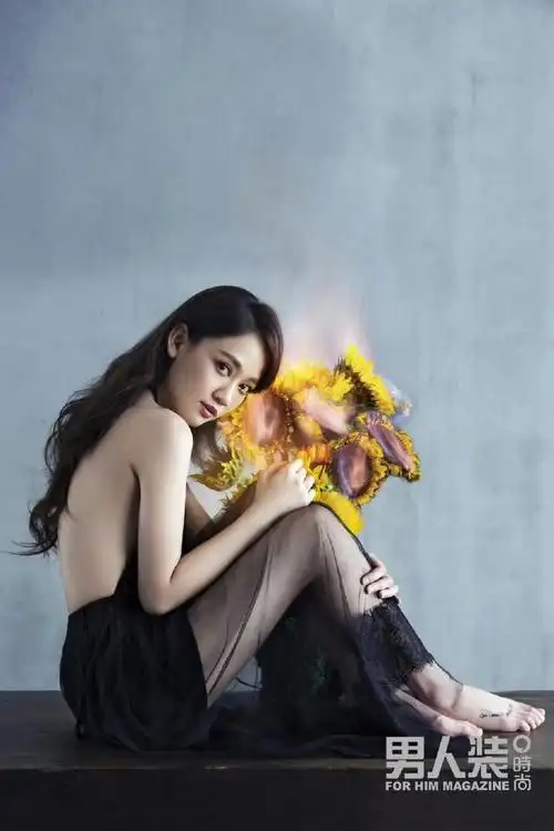 陈乔恩渔网袜#陈乔恩 14年九月刊男人装 身材是真滴好