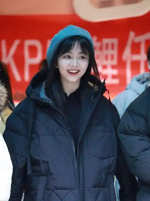 谭松韵的脸是吃了"防腐剂"吗?节目晒出特写镜头,仿佛开了大头特效_电