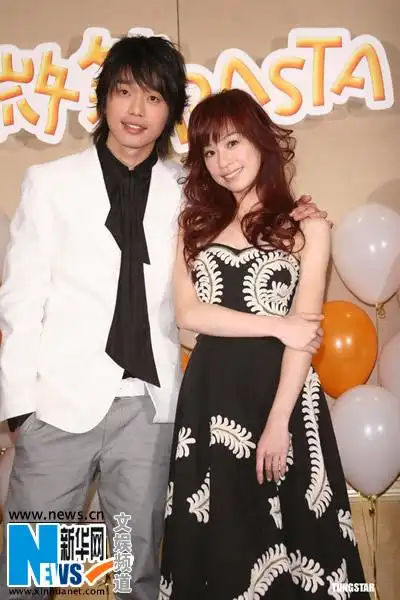 微笑pasta开镜王心凌张栋梁合作偶像剧