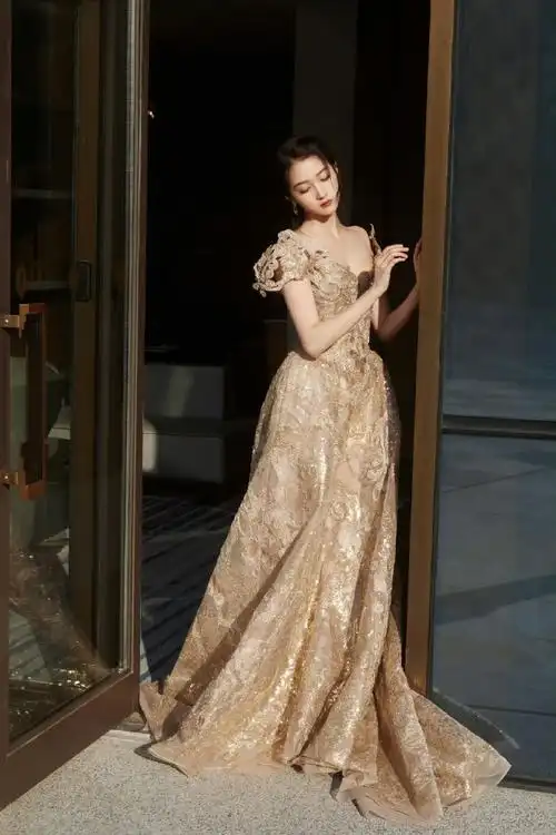 关晓彤 es高定##关晓彤圣光女神妆