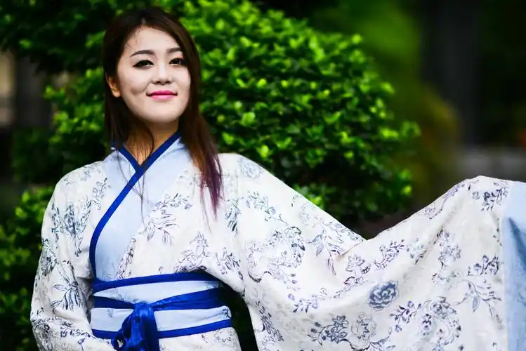 传统汉服 汉女婀娜