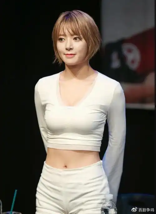 前aoa成员朴草娥在综艺节目中公开了她离开女团后的日常生活