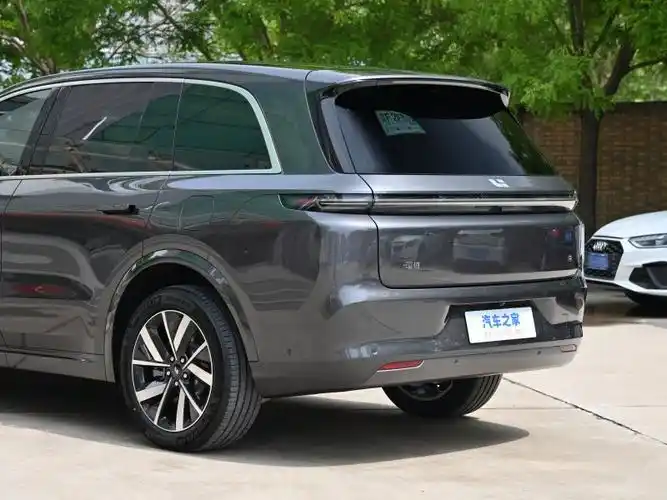 理想汽车 理想l8 2023款 air