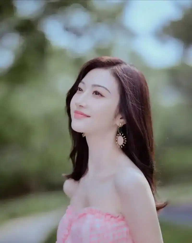 最新花纹粉色抹胸裙性感女神魅力无限美妩媚动人漂亮姐姐景甜 太美了