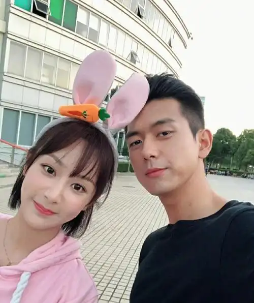 亲爱的热爱的  #韩商言 #佟年 ##电视剧亲爱的热爱的  #七月现男友