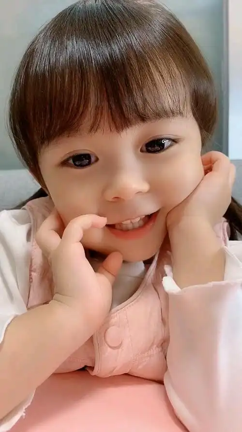 最纯真的笑容很笑声,没有污染!孩子总是快乐的!