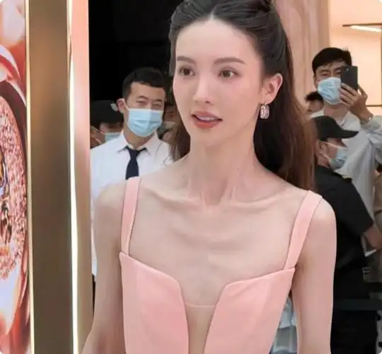 刘亦菲的"清醒"撕开了多少女明星的遮羞布|金晨|红毯|吴谨言_网易订阅