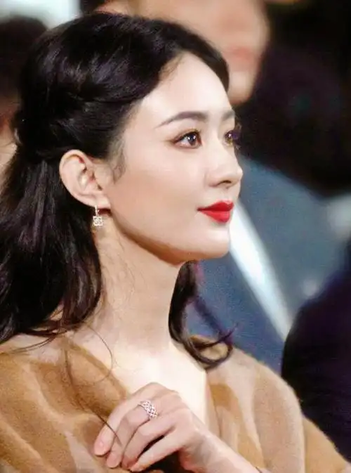 回顾才明白,赵丽颖的婚姻为何短暂又仓促,其实金星早已给出答案