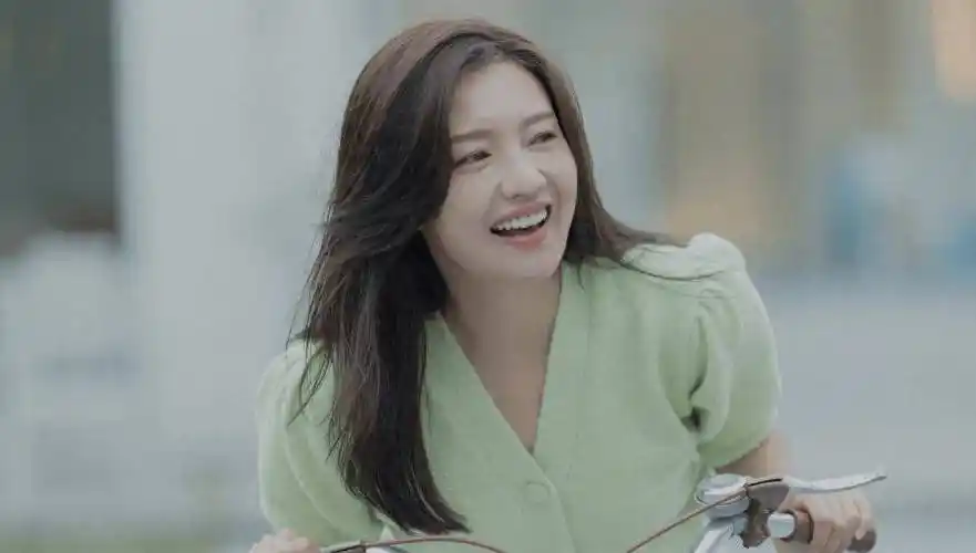 出道之初,因与孙红雷合作的电视剧《拿什