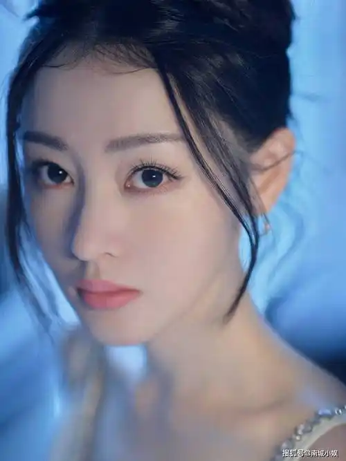 欲的一发不可收拾,就张天爱这火辣辣的身材,绝对的天花板!