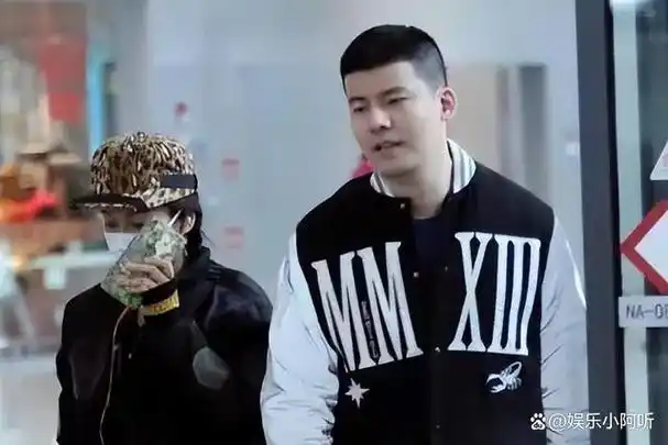 吉克隽逸:卖惨炫富当小三,立了多年的"淳朴"人设,"崩塌"了