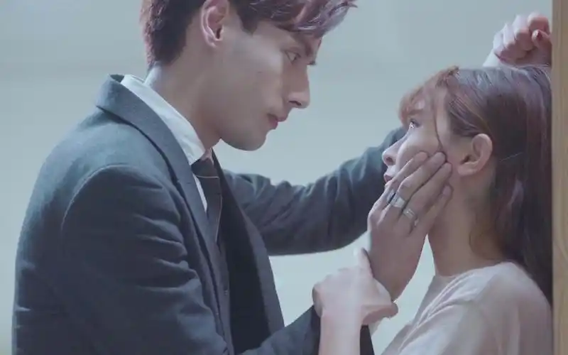 【总裁在上2:恶魔情人】预告 霸道总裁吃醋竟然是这样?