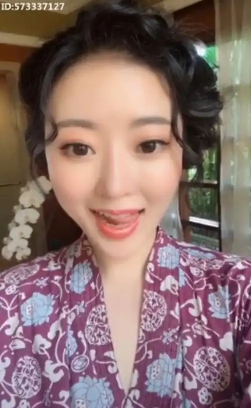 小伙伴们,如果让你选,你是选择"奶茶"类型的还是"蒋娉婷"类型的呢?