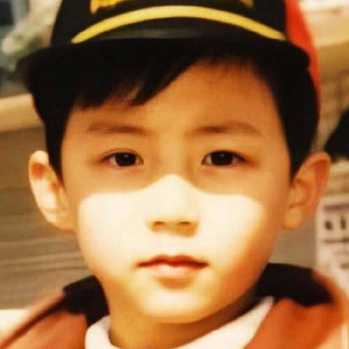 6位明星的童年照:张一山,唐嫣,杨紫,吴磊,黄景瑜,张艺兴